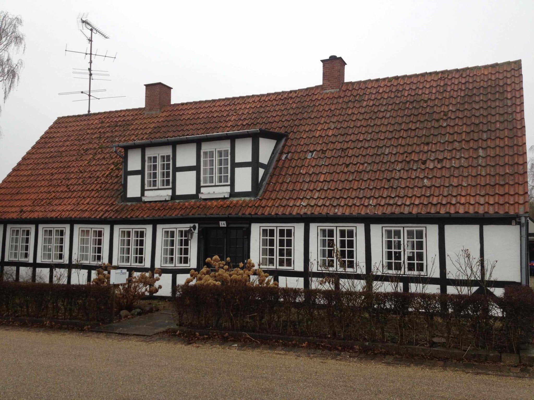 Hele vinteren har Sydfyns Byggefirma arbejdet på en renovering af et charmerende hus fra 1800 tallet.